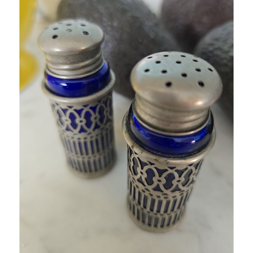 Vintage Salt & Pepper Art Deco Cobalt Blue Glass With A Silver Lattice Design - Picture 5 of 6